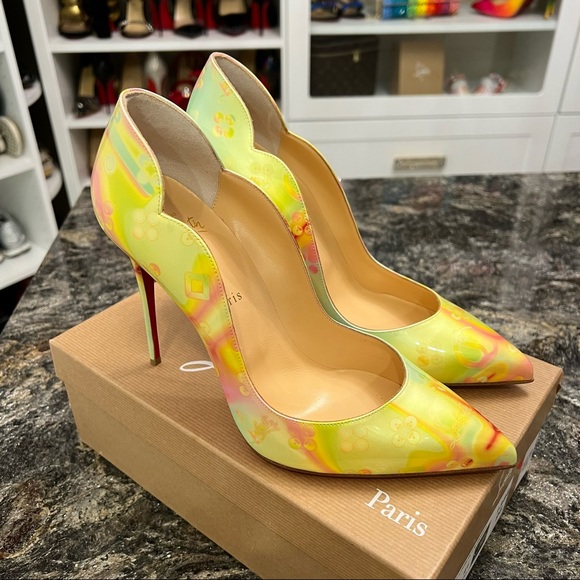 Christian Louboutin Shoes - NWT Christian Louboutin Hot Chick 100 heels, 41